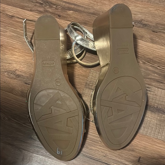 Women's Gold Strappy Sandals - Picture 4 of 4